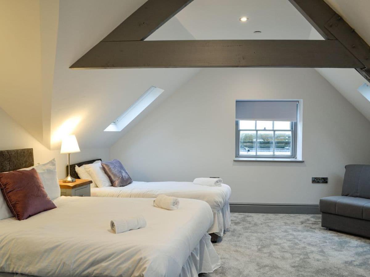 Grosvenor House Apt 2 อาเบอรีสวิท ภายนอก รูปภาพ